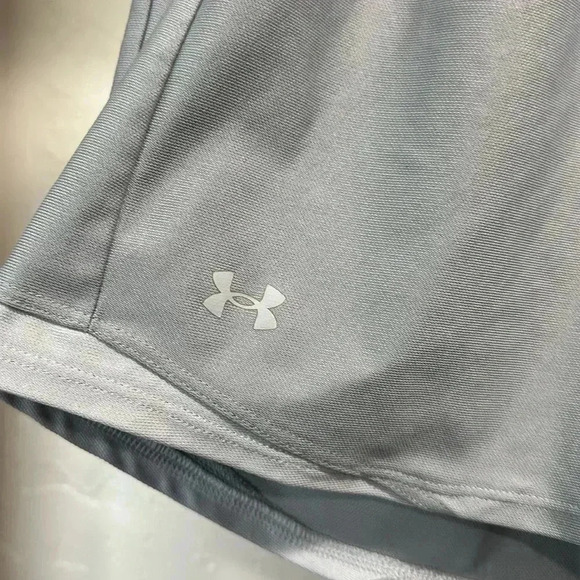 Shorts - Picture 2 of 4